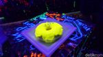 Anak Gaul Harus Coba Donat Glow In The Dark dan Mashmallow Kuning Telur Asin Ini