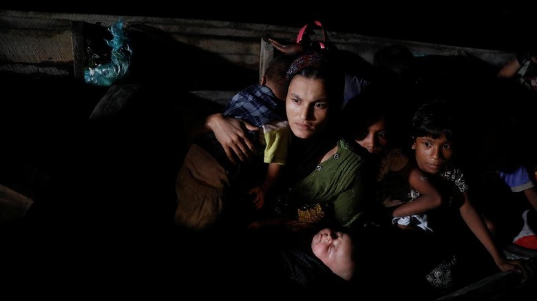 Panglima Militer Tegaskan Rohingya Bukan Warga Asli Myanmar Panglima Militer Tegaskan Rohingya Bukan Warga Asli Myanmar