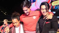 Richard Kyle dipapah oleh Arie Kriting dan Dave Mahendra. Foto: Ismail/detikHOT