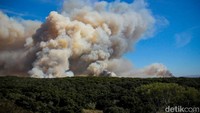 Asap mengepul dari lokasi kebakaran. Santa Barbara County/Reuters.