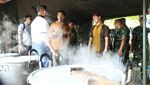 Menpora Kunjungi Pengungsi Erupsi Gunung Agung