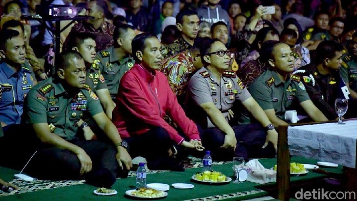 Jokowi dan Panglima Nobar Film G30S/PKI