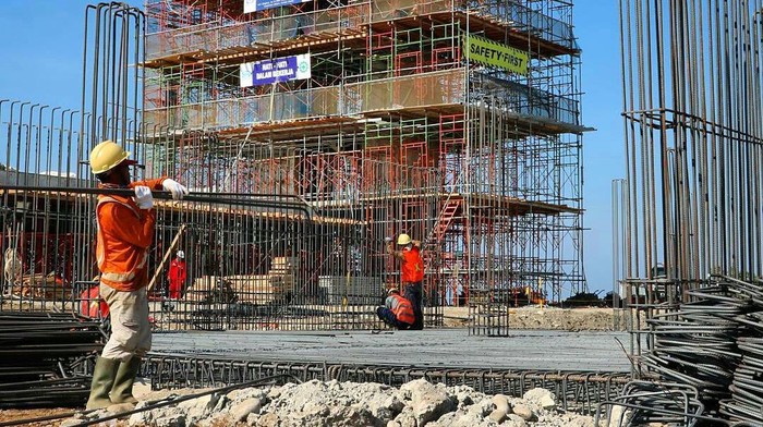 BUMN Indonesia banyak menggarap pembangunan infrastruktur di Timor Leste, mulai dari jalan, jembatan, gedung pemerintahan hingga bandara. BUMN yang membangun infrastruktur di Timor Leste di antaranya PT Wijaya Karya, PT Pembangunan Perumahan, dan PT Waskita Karya.
