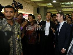 Gaya Zuckerberg Ketemu Pejabat Cuma Kaosan Jadi Sorotan
