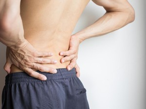 Saraf Kejepit dan Nyeri Punggung, Bagaimana Membedakannya?