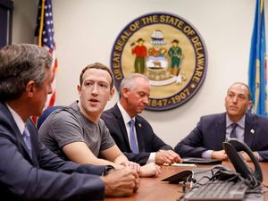Kenapa Mark Zuckerberg Bisa Sepopuler Bill Gates?