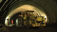 Terowongan tersebut memiliki panjang 550 meter dengan diameter 9,3 meter. (Dok PTPP).
