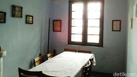 Meski menjadi rumah sejarah, pihak keluarga tidak mengizinkan saat pemerintah memintanya agar menjadi aset cagar wisata yang dimiliki pemerintah. Hingga kini, rumah tersebut pun masih ditempati oleh kerabat Yani (Rinto Heksantoro/detikTravel)
