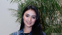 Nah, kalau sudah dikasih senyum gini makin bikin meleleh. Foto: Ismail/detikHOT