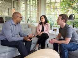 Gaya Zuckerberg Ketemu Pejabat Cuma Kaosan Jadi Sorotan