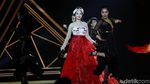 Aksi Panggung Zaskia Gotik Bikin Dangdut Makin Menarik