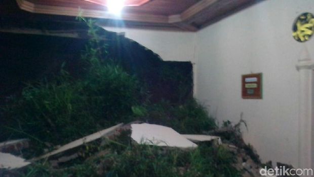 Longsor Kembali Terjang Garut Selatan