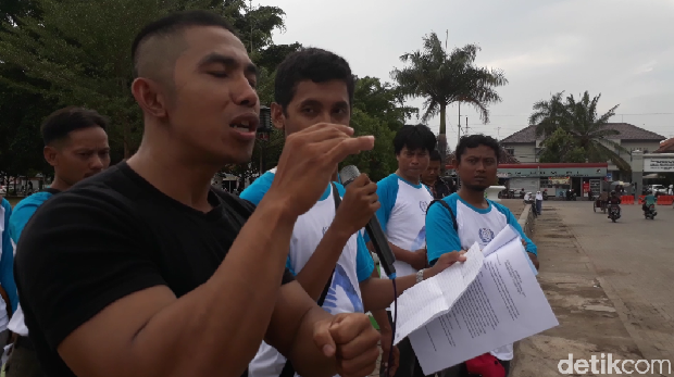 Ada Pesan Mengharukan dari Aksi Sunyi di Peringatan Hari Tuli