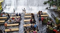 Labasin Waterfalls Restaurant berada di Villa Escudero Resort Filipina. Pengunjung bisa mendapat pengalaman makan berbeda di sini. Foto: Istimewa