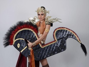Miss Grand Malaysia Ulang Kontroversi 2017, Dulu Kuda Lumping Kini Batik