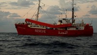 Ini kapal MV Seefuchs yang digunakan untuk menyelamatkan para imigran
