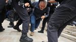 Rusuh di Barcelona, Warga Catalonia Diseret Polisi