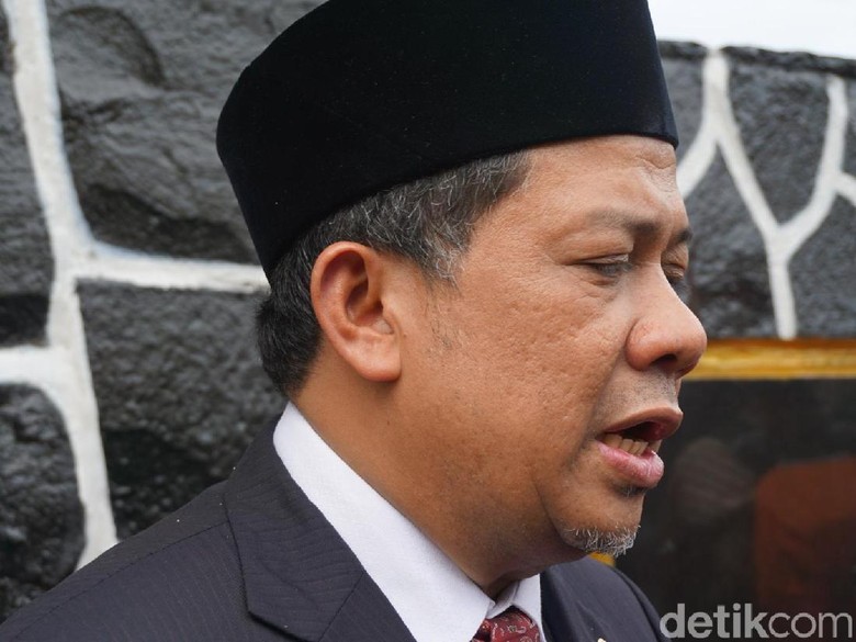 Perang Fahri Hamzah vs Faisal Assegaf Perang Fahri Hamzah vs Faisal Assegaf