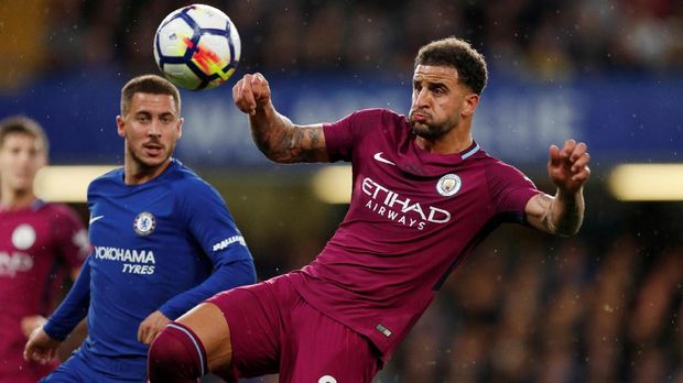 Manchester City sedang unggul 16 poin atas Manchester United di klasemen Liga Inggris.