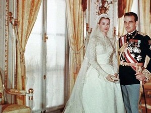 Cucu Pertama Grace Kelly Menikah Lihat Gaunnya Yang Modern