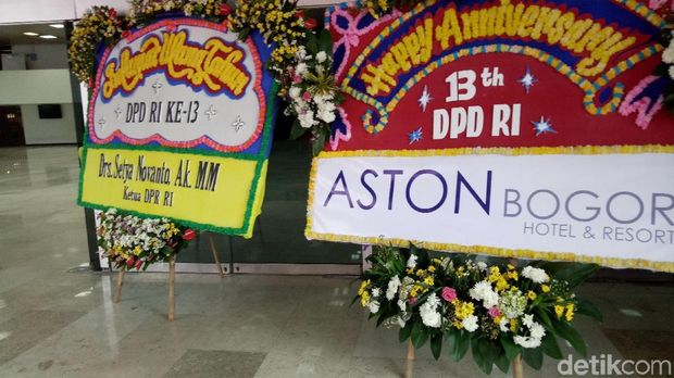 Ketua DPR Setya Novanto kirim karangan bunga untuk HUT DPD