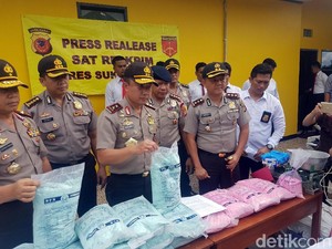 Industri Rumahan Pupuk Oplosan Terbongkar di Sukabumi