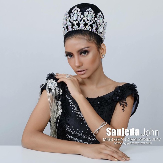 Cantiknya Sanjeda John saat terpilih menjadi Miss Grand Malaysia 2017. Wanita berdarah India itu memiliki warna kulit kecokelatan yang eksostis. Foto: Dok. Instagram @missgrandmalaysia