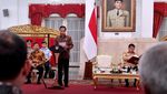 Foto: Jokowi Sang Panglima Tertinggi AD, AL dan AU