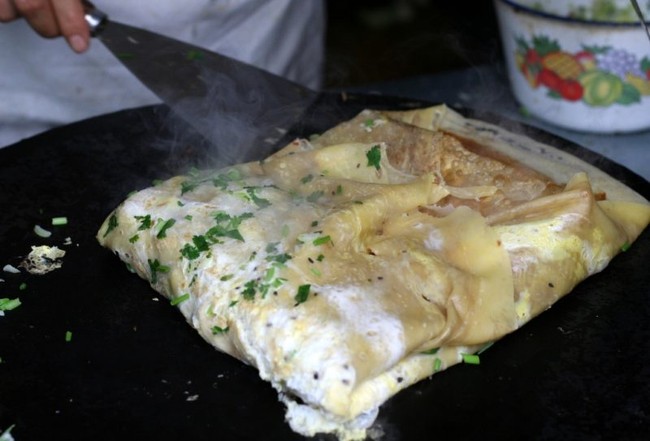 Ada Benda di Kokpit Pesawat dan Penjual Pancake Raup Keuntungan Rp 200 Juta Per Bulan