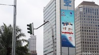 CCTV itu juga dilengkapi speaker yang bisa menegur langsung para pengendara bandel. 