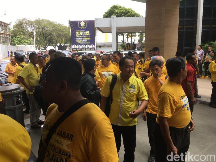 Pendukung Dedi Mulyadi Demo, Ini Kata DPP Golkar