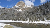 Selain pantai, deretan pegunungan di Catalonia begitu elok dipandang. Datang saja ke Lleida, untuk hiking di musim panas dan bermain salju saat akhir tahun tiba (Thinkstock)