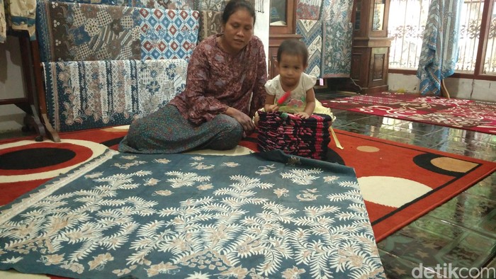 Selain Mega Mendung Cirebon  Punya Motif  Batik  Pecutan