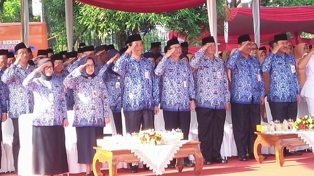 Djarot menjadi inspektur upacara.
