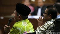 Mantan anggota Komisi II DPR Khatibul Umam Wiranu mengaku pernah mendengar rumor bahwa Andi Agustinus alias Andi Narogong adalah orang dekat Setya Novanto. Dari rumor itu, Khatibul menyebut Andi mengatur pemenangan proyek e-KTP.