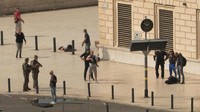 Seorang pria bersenjatakan pisau menikam dua wanita hingga tewas di stasiun Saint-Charles, Marseille. Kelompok radikal Islamic State of Iraq and Syria (ISIS) mengklaim bertanggung jawab atas serangan ini. Foto: AFP