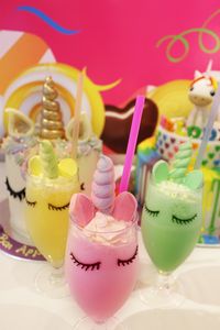 Minuman lucu berbentuk unicorn.