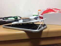 Penampakan iPhone 8 Plus Baru Dibeli Tapi Sudah Rusak