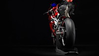 MV Agusta memperkenalkan motor barunya, yakni F4 LH44. Motor tersebut merupakan hasil kolaborasi dengan pebalap Formula 1, Lewis Hamilton. Foto: Dok. MV Agusta