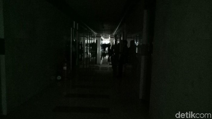 Gedung Nusantara II DPR mati lampu