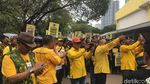 Demo di DPP Golkar: Kang Dedi di Hati Selalu Dinanti