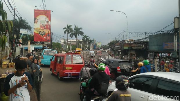 Penampakan Jalan Raya Bogor
