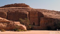 Sementara itu, Madain Saleh merupakan salah satu kota dalam situs Warisan Dunia UNESCO. Area ini telah berumur 2.000 tahun dan diukir oleh orang Nabatean, masyarakat Arab pra-Islam yang juga membangun Petra di Yordania (Triono/detikcom)