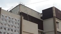 Angin kencang merusak baliho dan antena