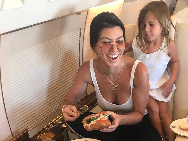 Ingin Punya Tubuh Sehat Seperti Kardashian Bersaudara? Intip Pola Makannya