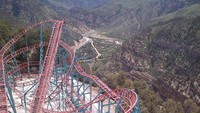Ada Beberapa wahana dan atraksi bersifat musiman. Beberapa wahana bisa ditutup kapan saja karena cuaca atau perawatan salah satunya whana roller coaster ini (Dok. Glenwood Caverns Adventure Park/Facebook)
