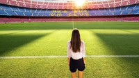 Kota Barcelona juga memiliki klub sepakbola yang sesuai namanya, FC Barcelona. Turis dapat masuk ke stadionnya dan melakukan tur sampai ke ruang ganti pemain (FC Barcelona)
