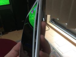 Penampakan iPhone 8 Plus Baru Dibeli Tapi Sudah Rusak