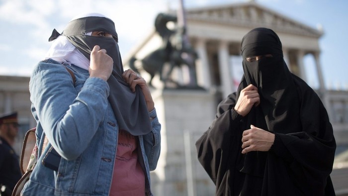 Austria Mulai Terapkan Larangan Burka dan Niqab di Tempat Umum