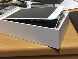 Penampakan iPhone 8 Plus Baru Dibeli Tapi Sudah Rusak